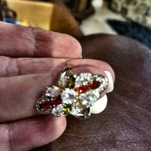 A nice sparkling ring.Costume Jewelry.